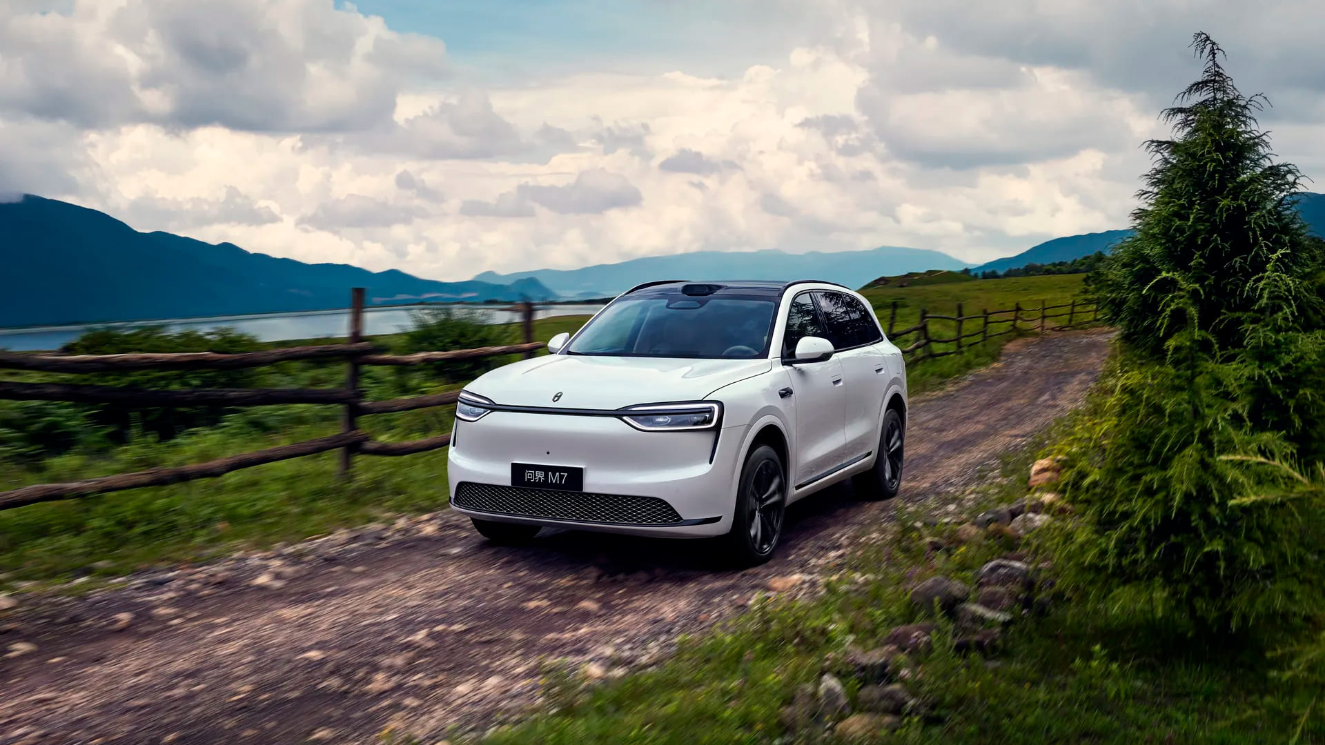 Електромобілі Aito M7 з Китаю